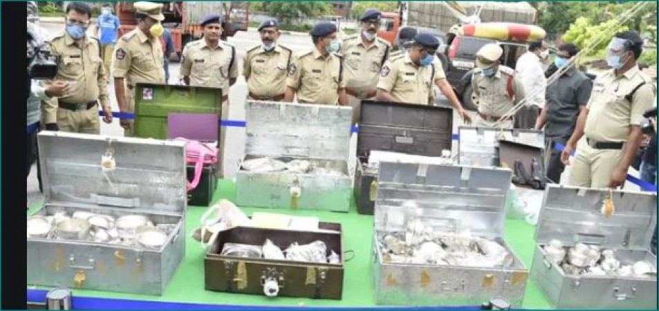 Andhra Pradesh: Luxury vehicles, Gold, Silver, Cash recovered from Treasury Department officials' driver's house
