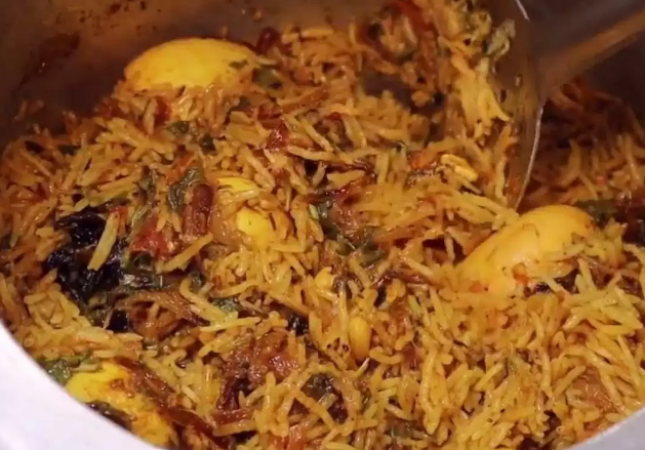 Due to an illicit affair, wife cuts her husband and made biryani