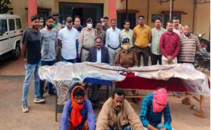 महासमुंद में तेंदुआ व हिरण के खाल के साथ 3 आरोपी गिरफ्तार