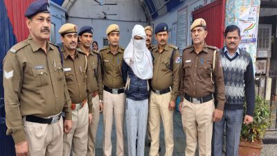 DRDO के चेयरमैन की बेटी से चलती ट्रेन में लूट, पुलिस ने तेजी दिखाते हुए चार घंटों में दबोचा आरोपी