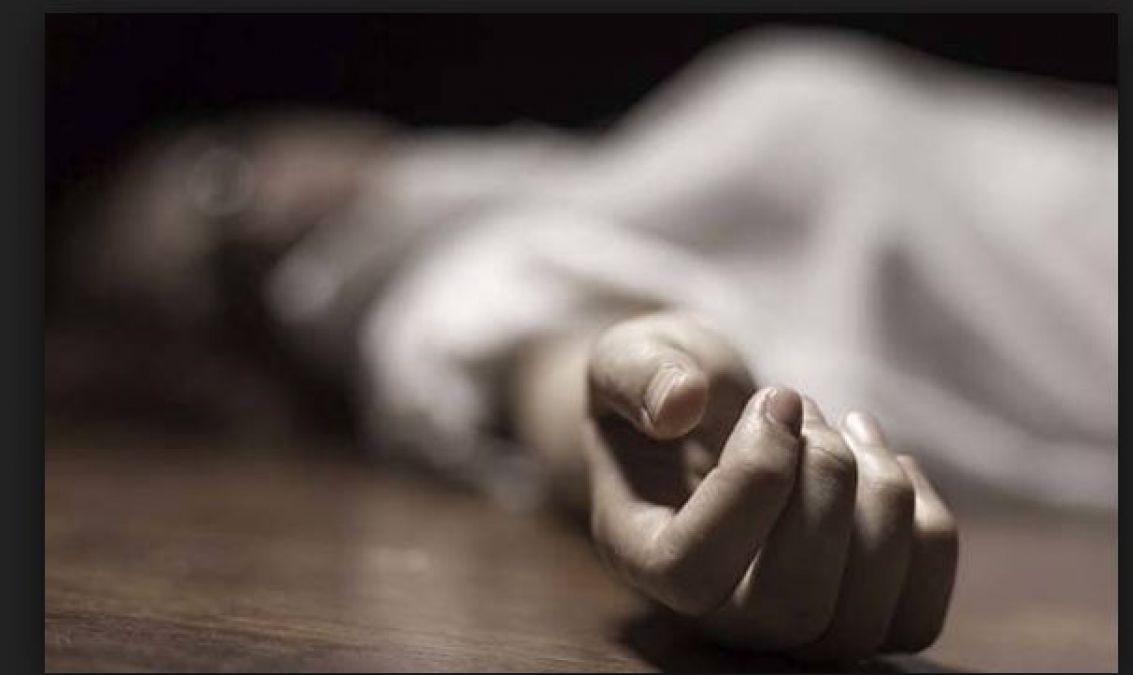 Jaipur: Woman commits suicide by hanging herself