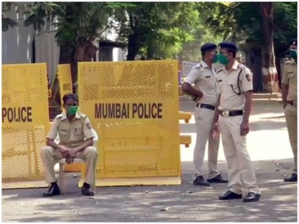 Mumbai Police arrested two people, seize 1,800 kg of ganja