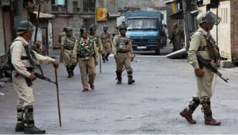 SIA's big action in Jammu and Kashmir, 10 arrested