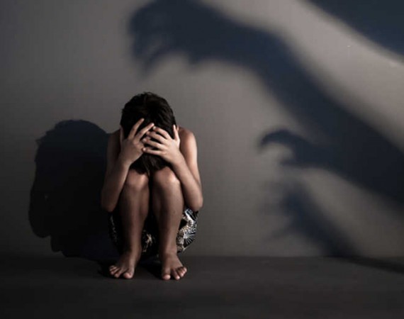 8 साल की मासूम से 16 लोगों ने दो सालों तक किया बलात्कार, मौत