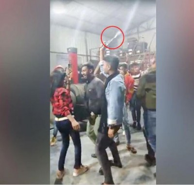 Tamanche Pe Disco with girls on birthday, trapped badly as soon as video went viral