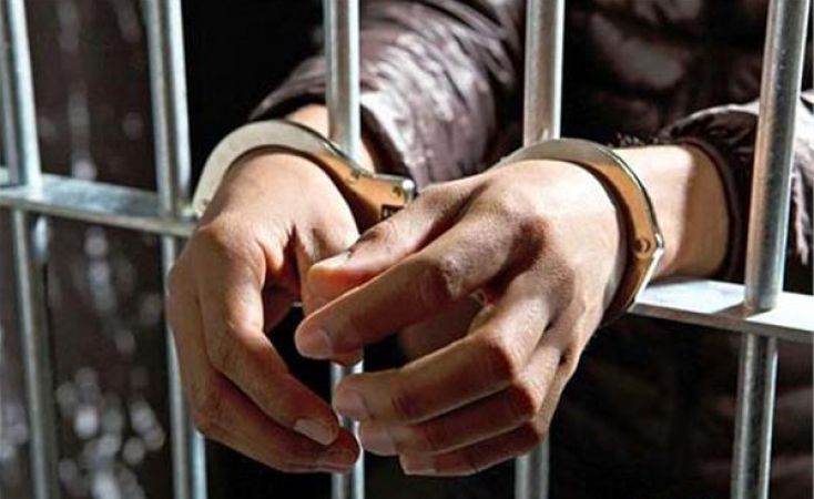 अवैध पिस्तौल जब्त, चार लोग गिरफ्तार