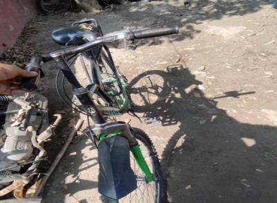 साइकिल पर पढ़ने जा रही छात्रा को ट्रैक्टर ट्रॉली ने कुचला