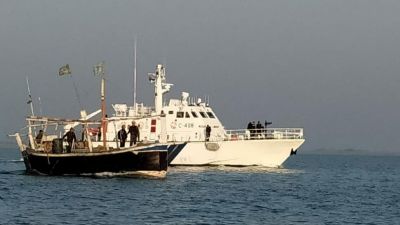 गुजरात से पाकिस्तानी नाव जब्त, 175 करोड़ के ड्रग्स के साथ 5 पाक नागरिक गिरफ्तार