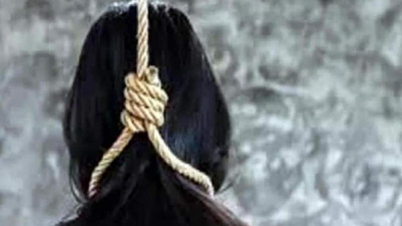 Wife committed suicide, so husband also..., reason did not revealed