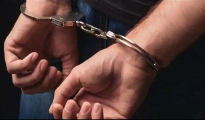 Police arrested 3 youth doing fraud through fake call center