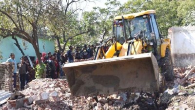 Railway bulldozers run on shelters, illegal constructions demolished