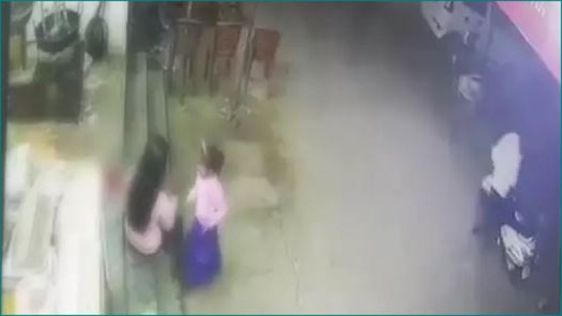 6-year-old girl watching her mother death, cctv video surfaced