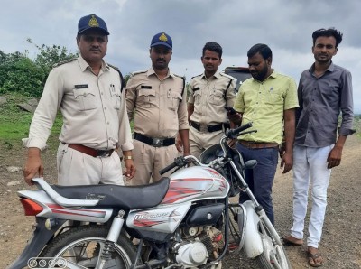खेतिया पुलिस ने जप्त की चोरी की मोटरसाइकिल आरोपी गिरफ्तार