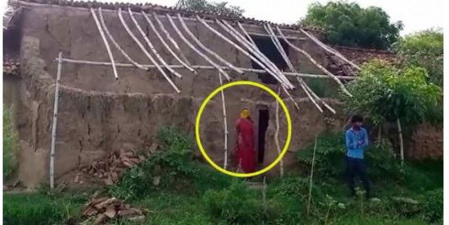 UP: महिला को डायन बताकर मुंडवाया सिर, चप्पल की माला पहनाकर गांव में घुमाया
