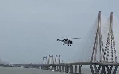 पुल के बीचोबीच कार रोककर समुंद्र में कूद गया शख्स, हेलिकॉप्टर से हो रही तलाश