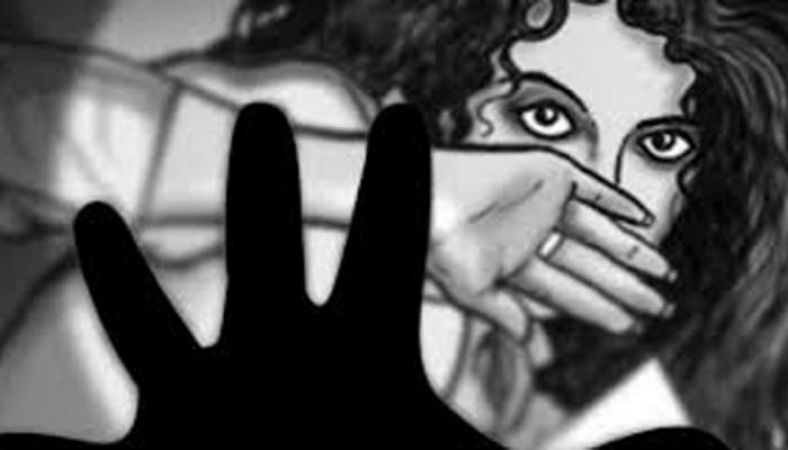 रक्षक बना भक्षक किया महिला का बलात्कार