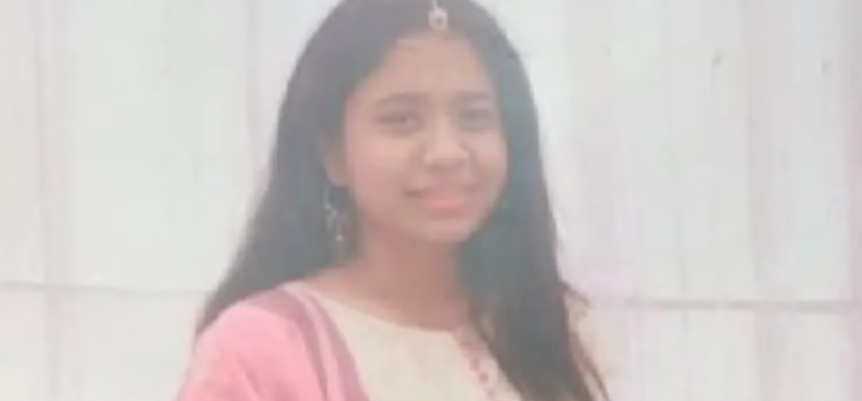 इंदौर : सेल्फी लेते समय बिगड़ा बैलेंस, मेडिकल छात्रा की मौत
