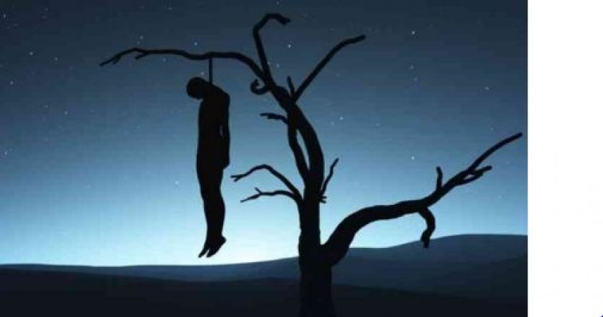 युवक की पेड़ पर लटकी मिली लाश, परिजन बोले यह आत्महत्या नहीं हत्या है !