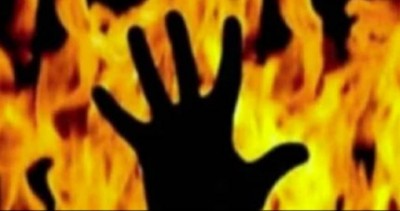 Youth threatens to make bathing videos viral, minor set fire on herself