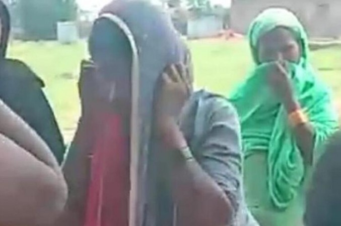 Jharkhand: A woman was brutally beaten up by villagers, know why