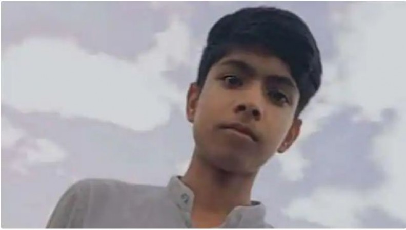गला और उंगलियां काटकर 16 वर्षीय किशोर की हत्या, खेत में पड़ा मिला शव