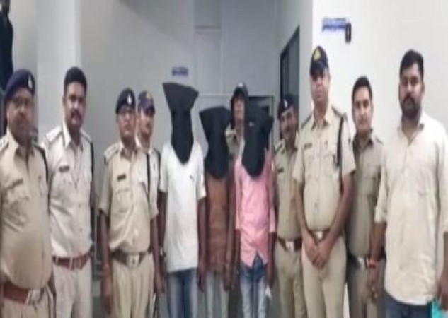 कार रुकवाकर बदमाशों ने 30 लाख रुपयों से भरा बैग उड़ाया, पुलिस के हत्थे चढ़े 3 आरोपी