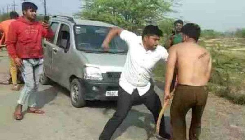 Mob beats two youths after saying 'Do you think it's Delhi?'