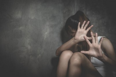 पति के खिलाफ शिकायत करने थाने पहुंची महिला के साथ सब-इंस्पेक्टर ने 3 दिन तक किया बलात्कार