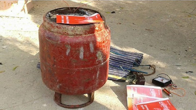 Bihar: Police found cylinder bomb from Holika