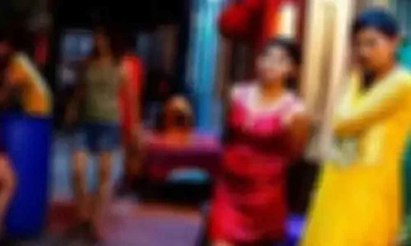 23 arrested including 12 girls, vandalized by sex racket in Noida