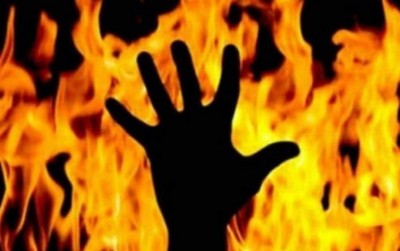 West Bengal: Father burned to death alive by daughter know why