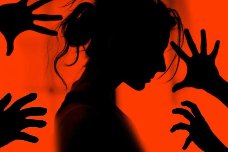 Shameful: 40 students harassed 5-month pregnant teacher, Pulled her by hair