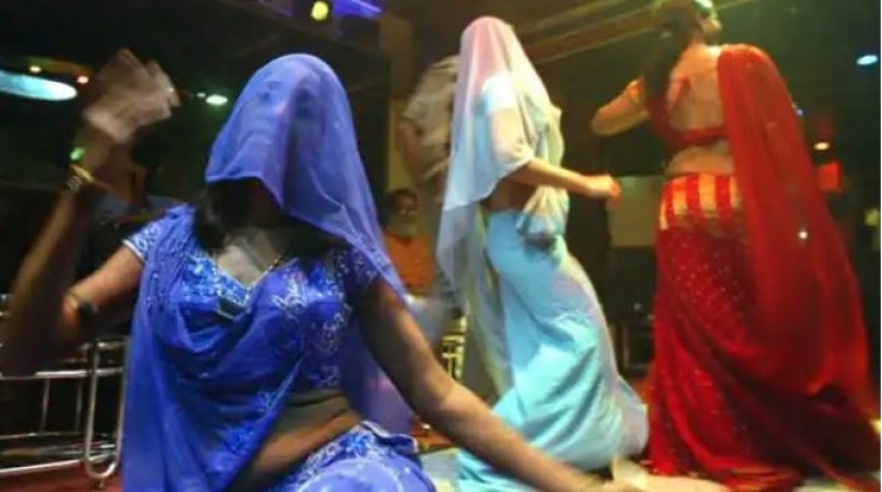 शादी समरोह में नर्तकियों संग कर रहा था डांस, बाराती की पीट-पीटकर हत्या