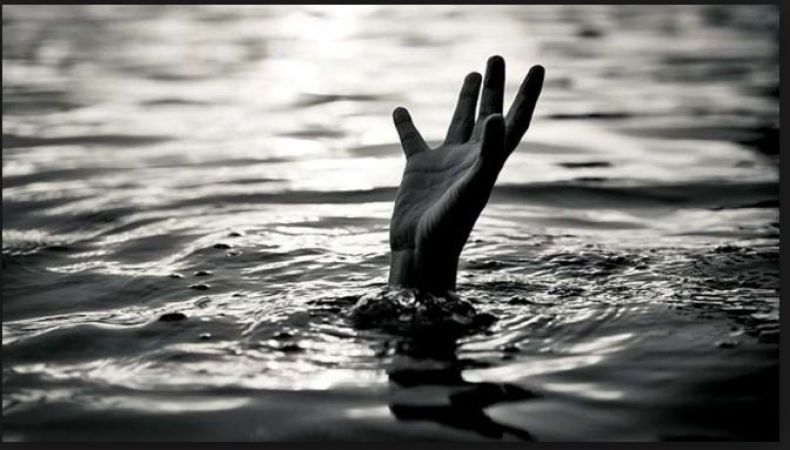 स्कूल से बंक मारकर नदी में नहाने निकले 4 दोस्त लेकिन मिली मौत