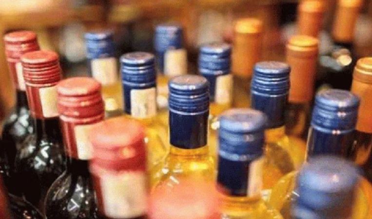 Bihar police seize large consignment of illicit liquor, arrest two smugglers