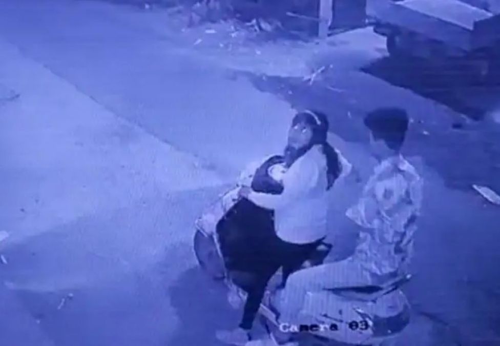 इंदौर: एक्टिवा चुराती लड़की CCTV में कैद
