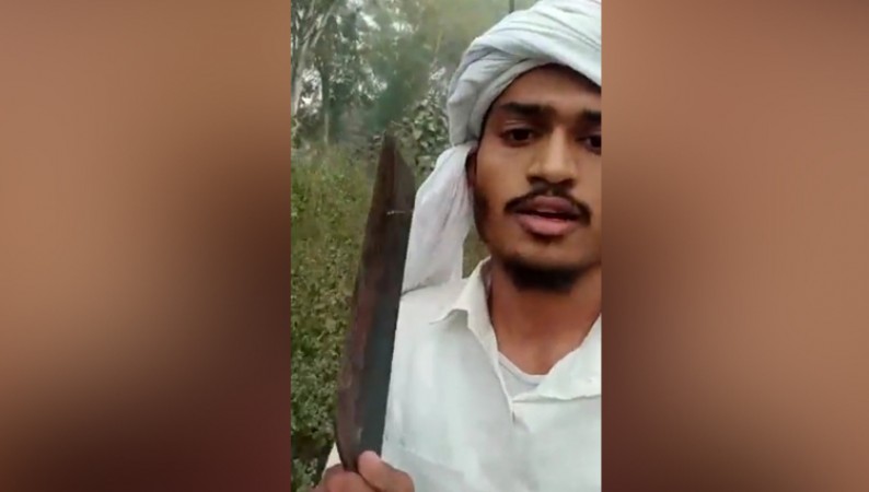 'मैंने काफिर को मार डाला, अल्लाहु अकबर..', ईशनिंदा का आरोप लगाकर चलती बस में लारेब हाश्मी ने कंडक्टर की गर्दन काटी, Video