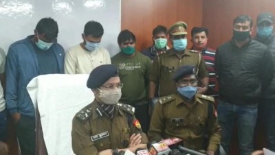 1 Delhi police constable and 1 Home Ministry official arrested for running Solver Gang