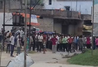 बिहार : समस्तीपुर में पुलिस फायरिंग के बाद मचा बवाल