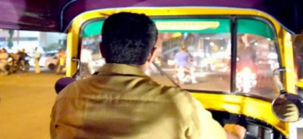 45-year-old woman flees with 13-year younger rickshaw driver, took lakhs of rupees from in-laws