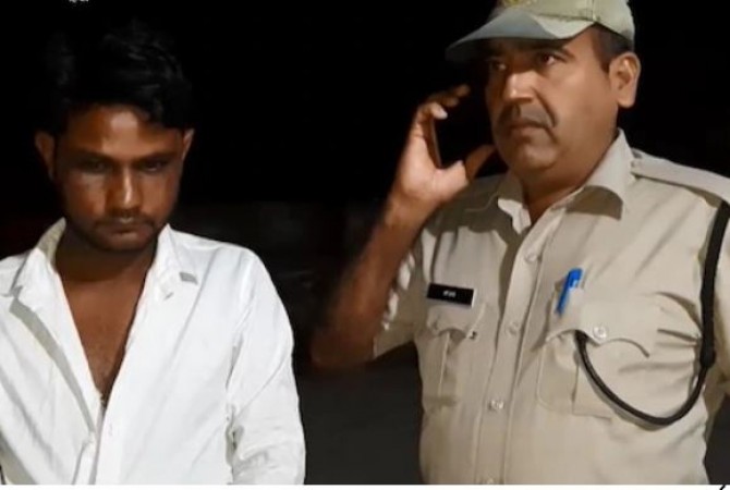 Woman cop molested in moving bus, driver-operator saved the lady