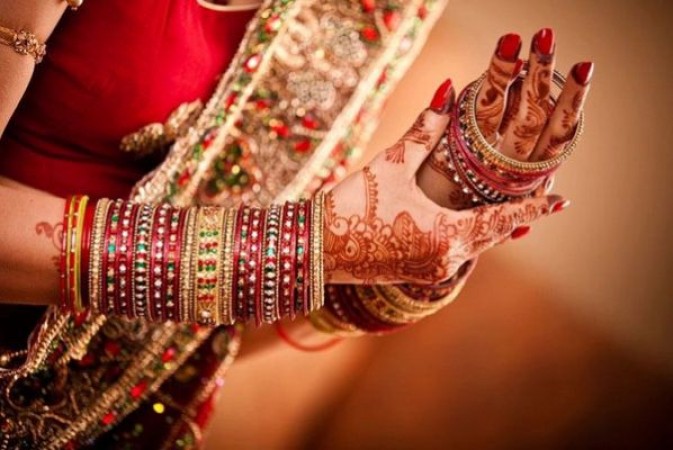 Police arrested 'Looteri Dulhan' doing fraud in name of marriage in Moradabad