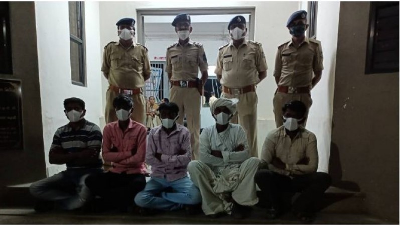 मंदिर में प्रवेश करने को लेकर दलितों की पिटाई, गुजरात पुलिस ने 5 आरोपियों को पकड़ा