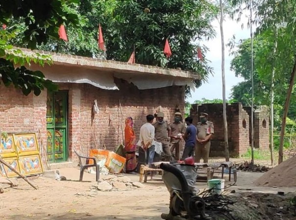Priest, wife and son murdered in Uttar Pradesh