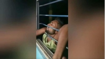 VIRAL Train VIDEO: Horrific punishment given to mobile thief, you'll be shocked to see