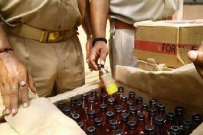 Consignment of illicit liquor to be used in Bihar elections confiscated by Jharkhand police