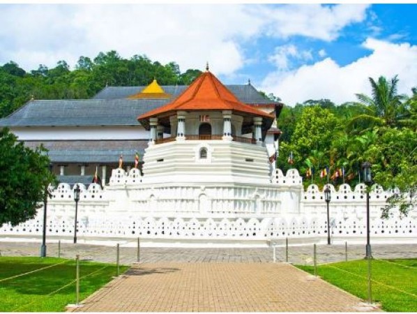 Temple of the Sacred Tooth Relic: Sri Lanka's Buddhist Heritage