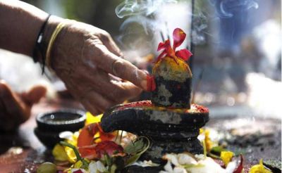 Should unmarried girls worship lord shiva's 'shivling'?