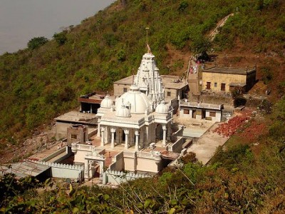Shikharji: The Sacred Summit of Jain Pilgrimage