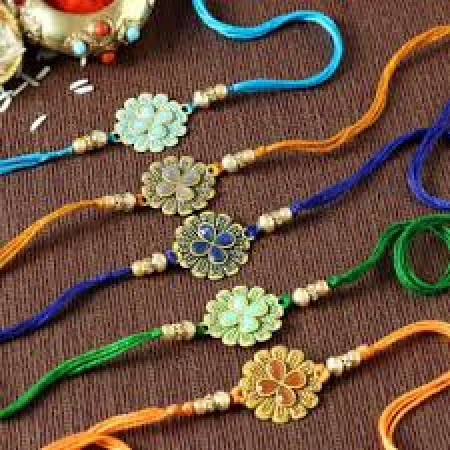 Rakshabandhan 2020: Tie Rakhi according to zodiac signs, know which colour will be auspicious for your brother